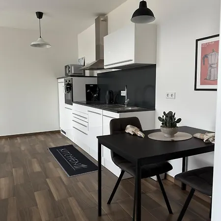 Moderne Ferienwohnung, Separater Eingang, Neubau, Smart Tv & Wifi & Kaffemaschine Inklusive Lohr