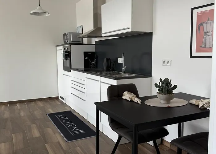 Moderne Ferienwohnung, Separater Eingang, Neubau, Smart Tv & Wifi & Kaffemaschine Inklusive Lohr